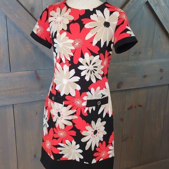 Tommy Hilfiger Dress Women's Size 4 Red Black Floral Pockets A Line Mini - Picture 1 of 13